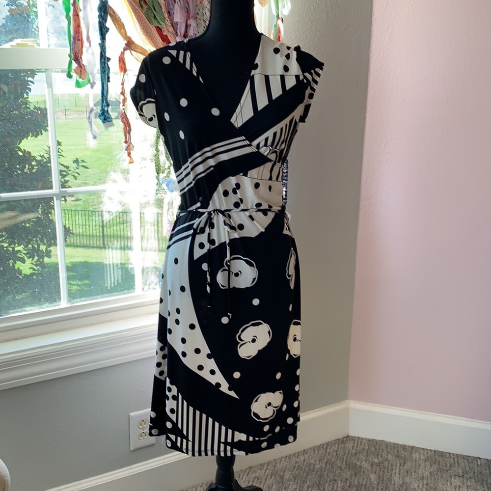 Freelance size medium dress with v-neck business dress